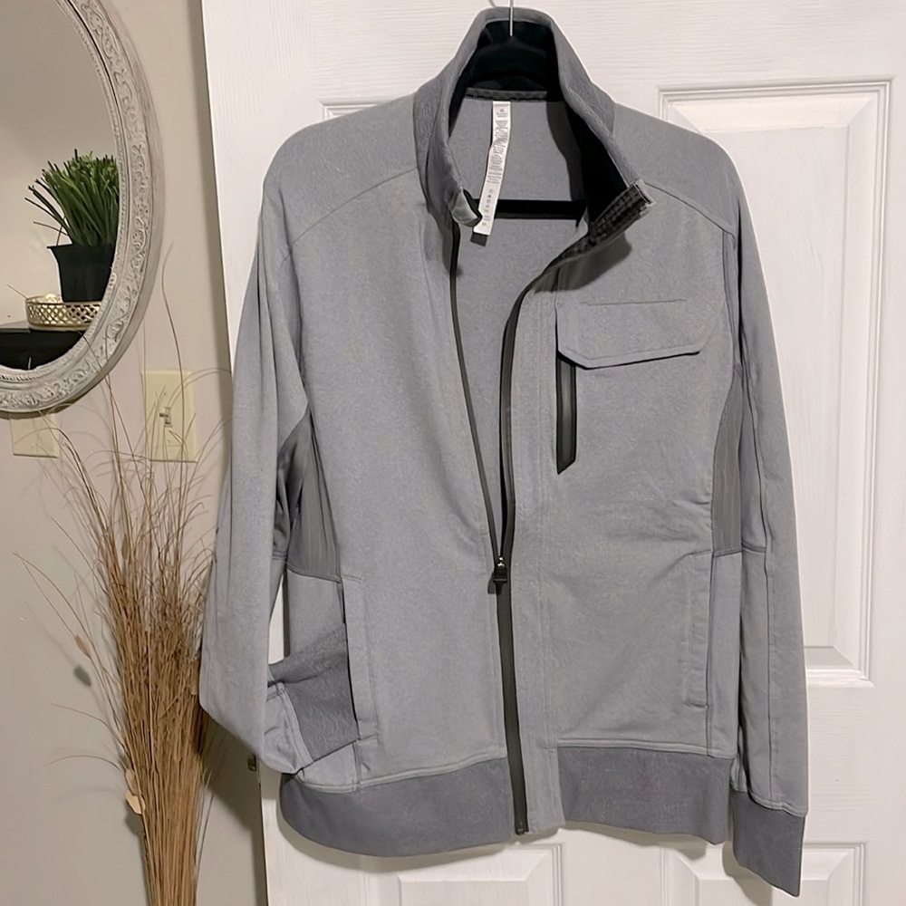 Lululemon Lightweight Two-Tone Grey Track Jacket with pockets. Mens Size: Large